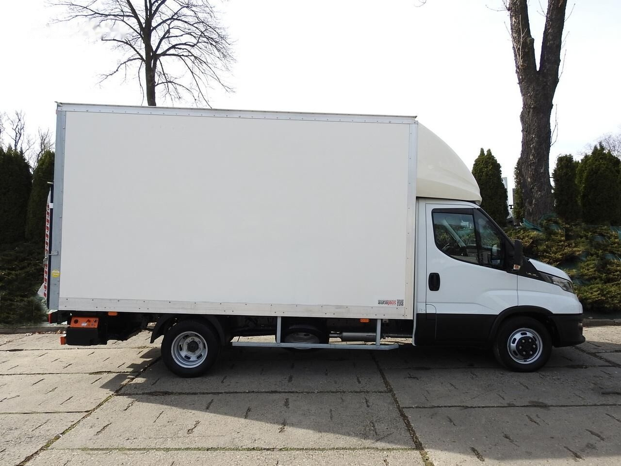 Koffer Transporter IVECO Daily 35C16 Koffer + tail lift