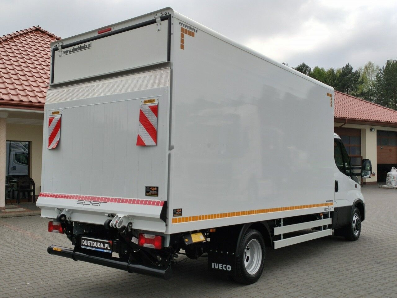 Koffer Transporter IVECO Daily 35C16 V