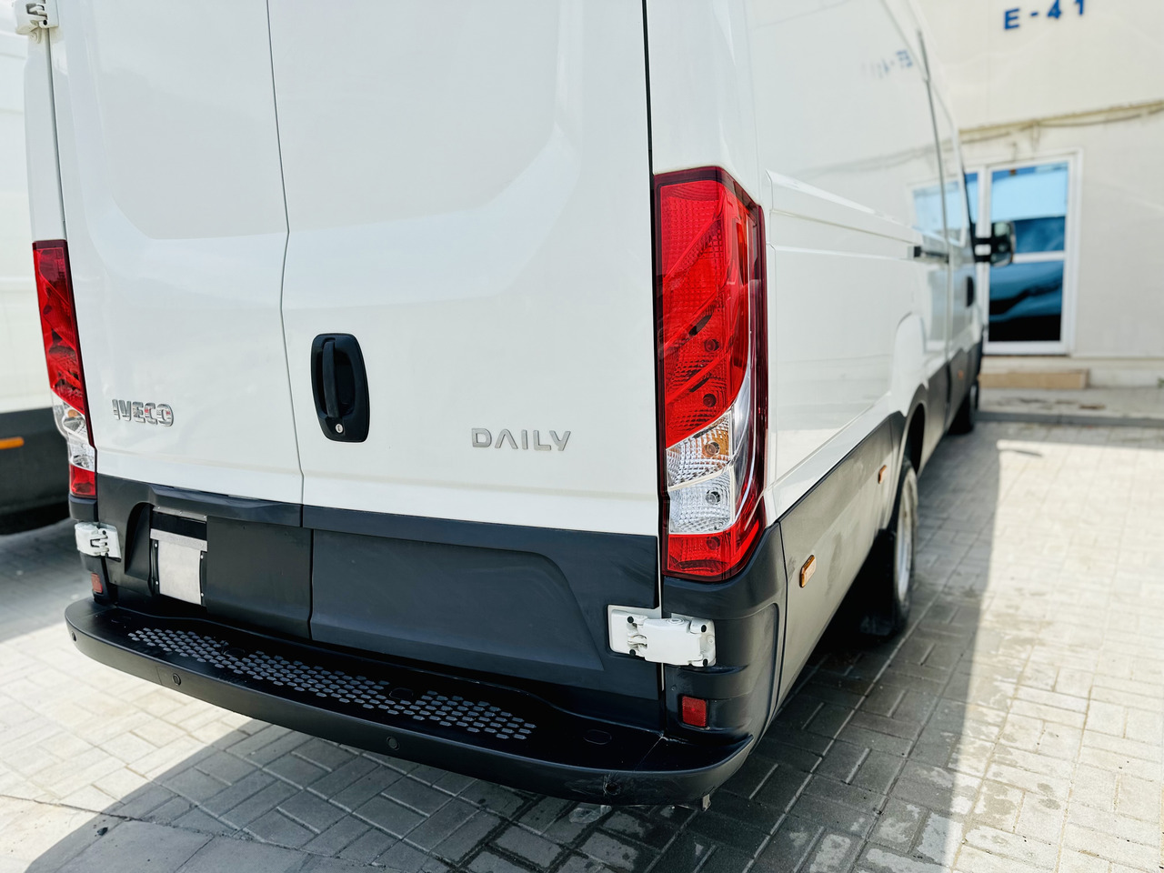 Koffer Transporter IVECO Daily 50C15/E3 V  Wheelbase 4100