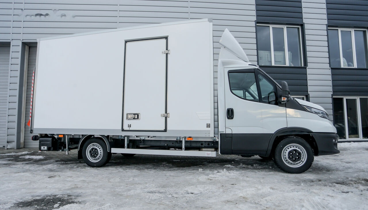 Koffer Transporter IVECO Iveco Daily IVECO 35S18HA8 r.o.4100