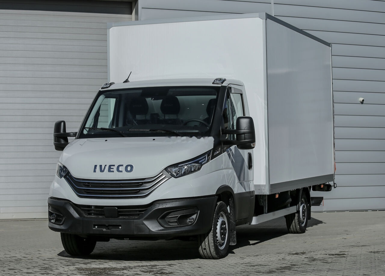Koffer Transporter IVECO Iveco Daily IVECO 35S18HA8 r.o.4100