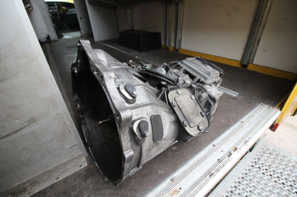 Koffer Transporter Iveco C30C Daily/ Koffer/Luftfeder/Getriebe ist Defekt
