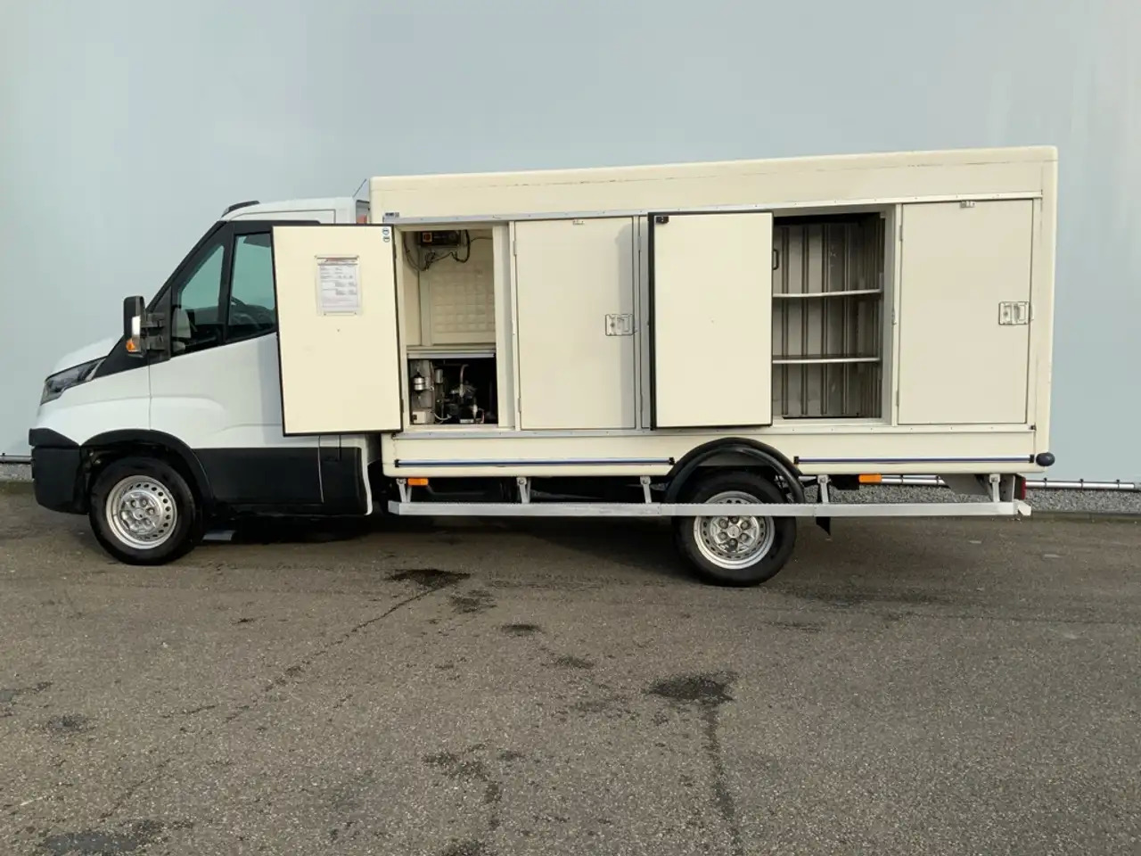 Koffer Transporter Iveco Daily 35S13 2.3 345 Vriezer/Koel ijswagen _40 gr. 10 Deu