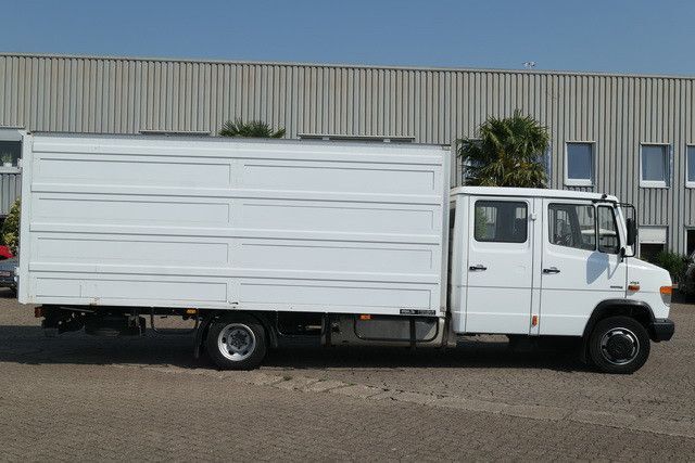 Koffer Transporter, Transporter mit Doppelkabine Mercedes-Benz 816 D Vario DOKA/7 Plätze/AHK/: das Bild 2