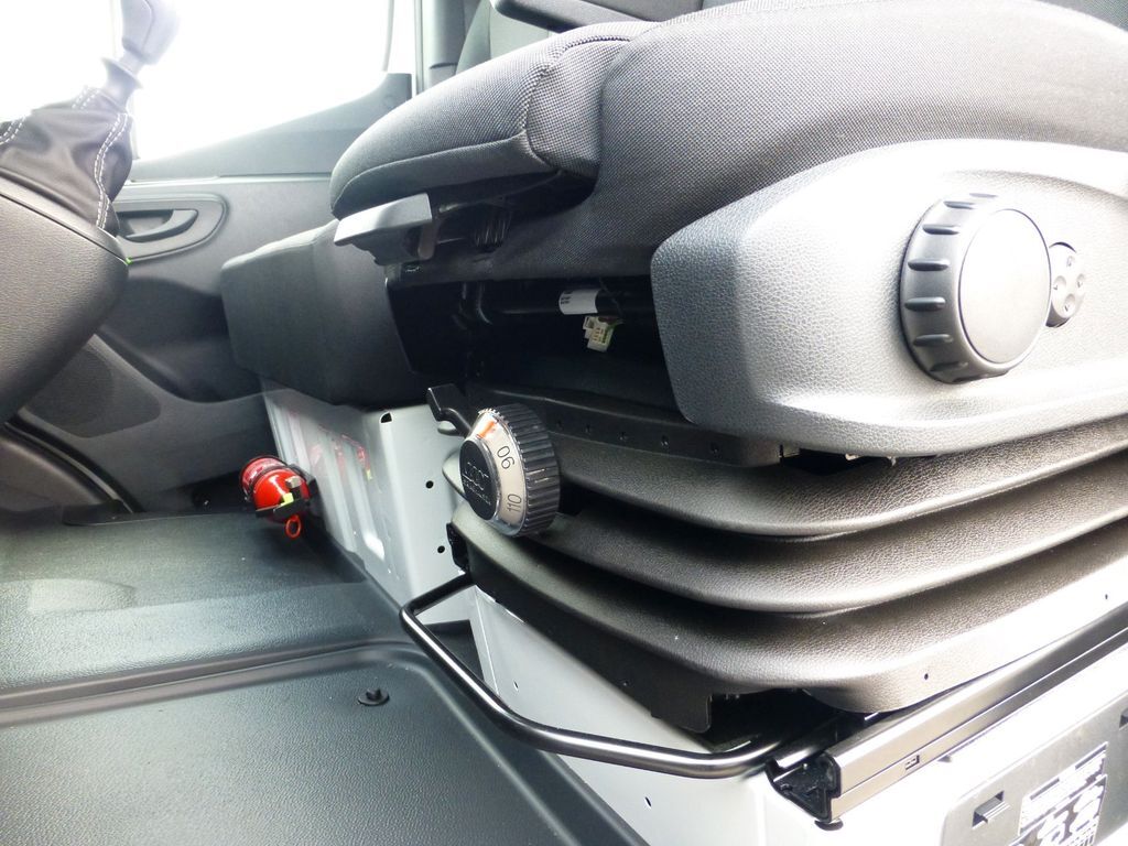 Koffer Transporter Mercedes-Benz Sprinter 317 CDI Koffer Türen Premium: das Bild 22