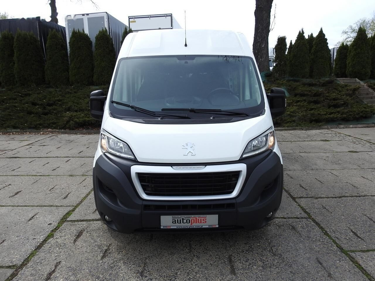 Kastenwagen, Transporter mit Doppelkabine Peugeot Boxer Van: das Bild 2