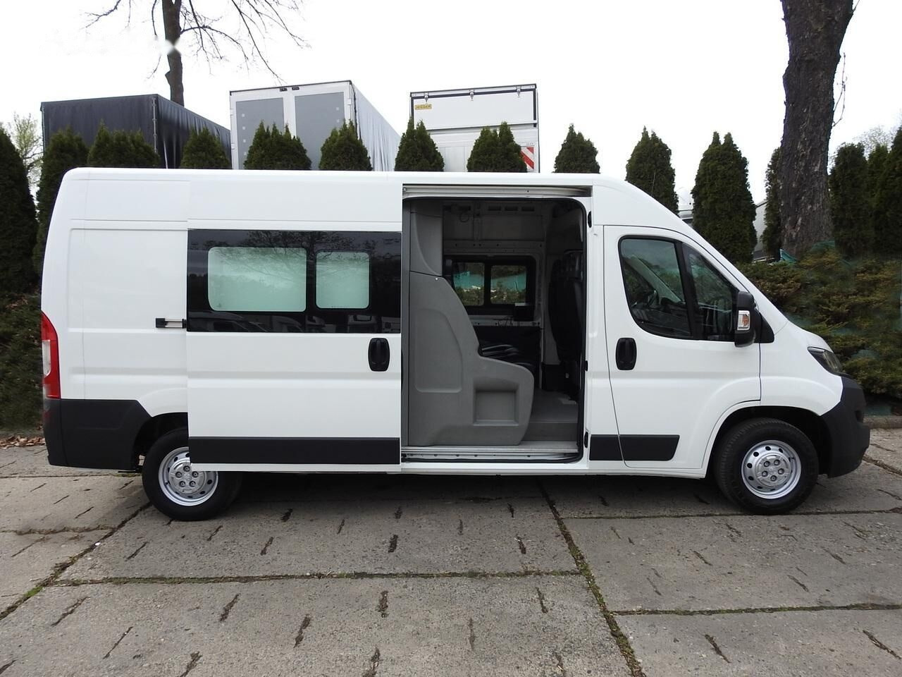 Kastenwagen, Transporter mit Doppelkabine Peugeot Boxer Van: das Bild 5