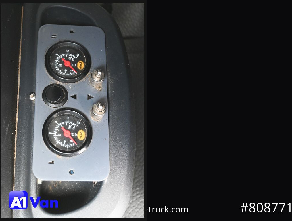 Pritschenwagen RENAULT Master Pritsche Doka, AHK 3,5Tonnen , Klima, Luftfederung