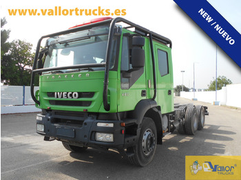 IVECO Trakker Fahrgestell LKW