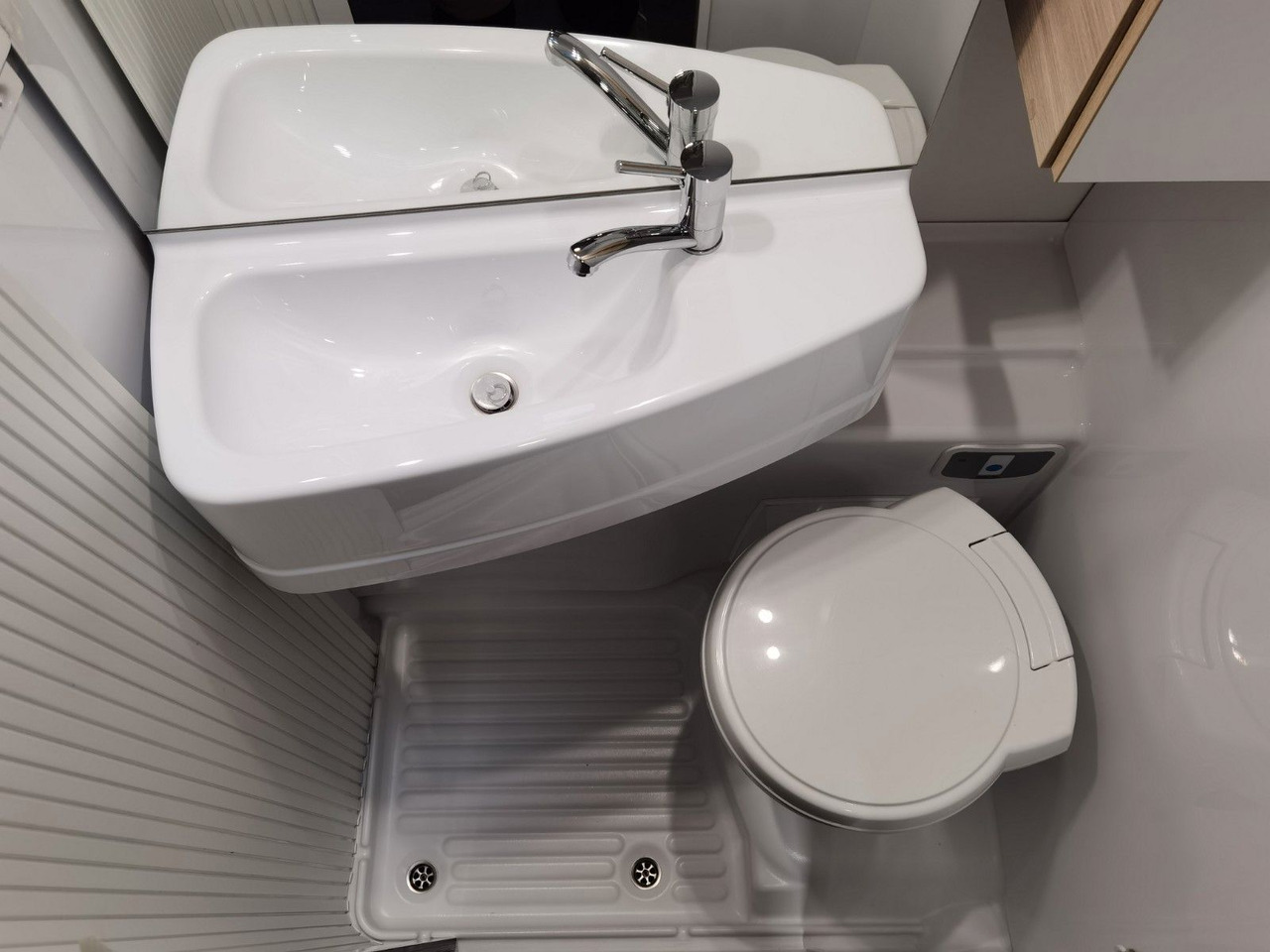 Alkoven Wohnmobil Chausson C 656 FIRST LINE /-2026-/140PS-8G./ ETAGENBETTEN