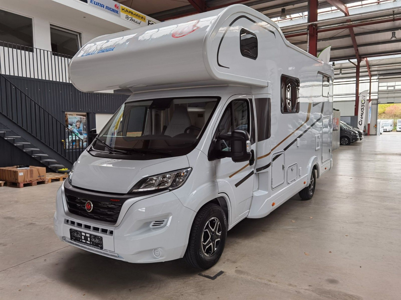 Alkoven Wohnmobil Eura Mobil ACTIVA ONE 690 HB / 180PS-40H MAXI/ PANORAMADACH