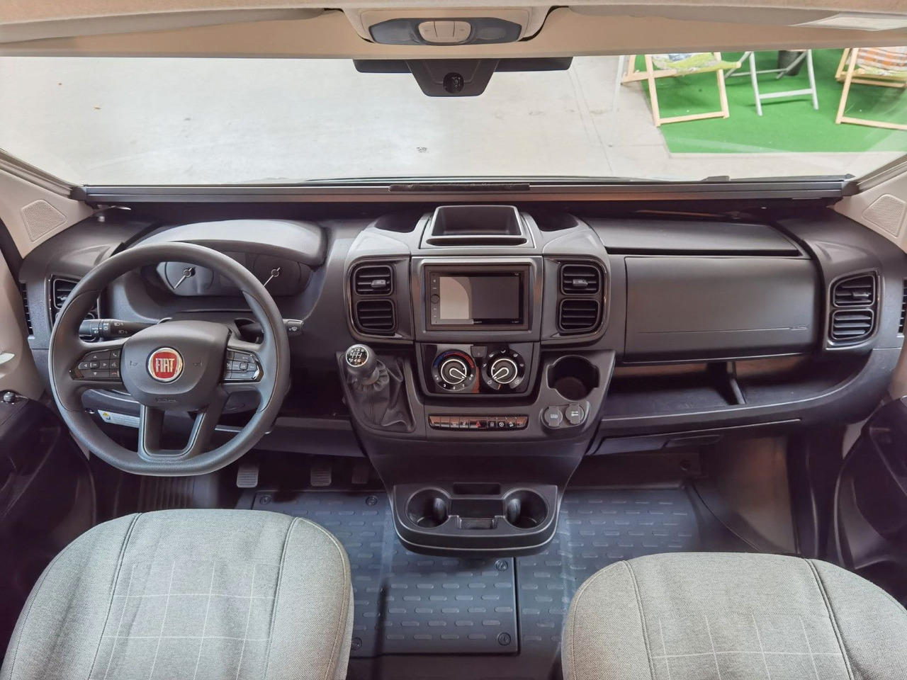 Alkoven Wohnmobil Eura Mobil ACTIVA ONE 690 HB / 180PS-40H MAXI/ PANORAMADACH