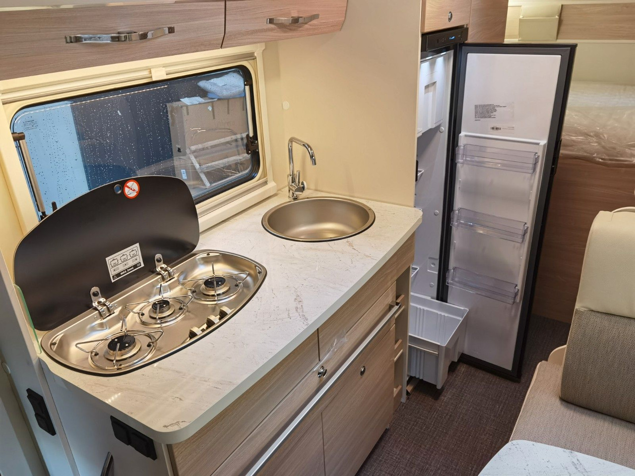 Alkoven Wohnmobil Eura Mobil ACTIVA ONE 690 HB / 180PS-9G AUTOMATIK -40H MAXI