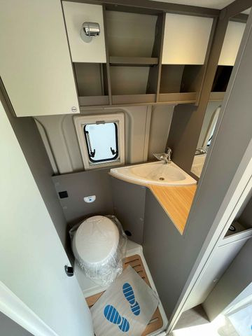 Camper Van LMC INNOVAN 600 ,ASD, Aufstelldach,26 Modell,