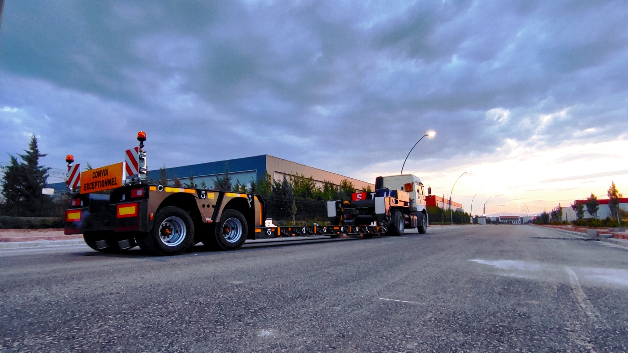 STU TRAILER DORSE ITHALAT IHRACAT LTD. STI. - Angebote zu verkaufen undefined: das Bild 4