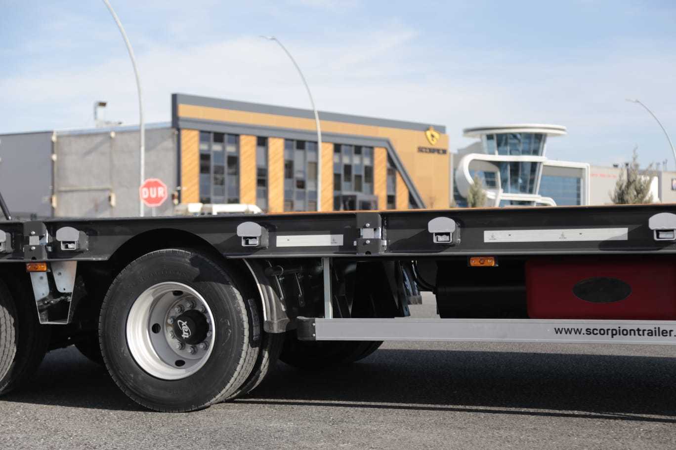 SCORPION TRAILER undefined: das Bild 56