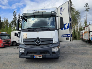 Koffer LKW Mercedes-Benz Antos 1824L: das Bild 2 Koffer LKW Mercedes-Benz Antos 1824L: das Bild 2