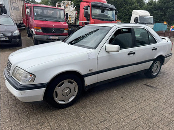 MERCEDES-BENZ Limousine