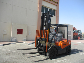 Dieselstapler SOCMA HNF-30 Forklift: das Bild 2 Dieselstapler SOCMA HNF-30 Forklift: das Bild 2