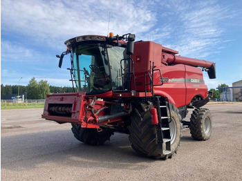 CASE IH Mähdrescher