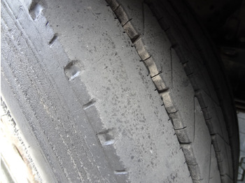 Pritsche LKW, Autokran Mercedes-Benz Actros 2533 6X2 HMF 1820 Langmaterial: das Bild 3 Pritsche LKW, Autokran Mercedes-Benz Actros 2533 6X2 HMF 1820 Langmaterial: das Bild 3