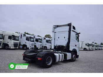 Sattelzugmaschine Mercedes-Benz Actros 5 1845 BigSpace: das Bild 4 Sattelzugmaschine Mercedes-Benz Actros 5 1845 BigSpace: das Bild 4