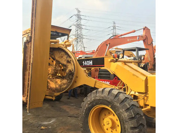 CATERPILLAR 140H Grader