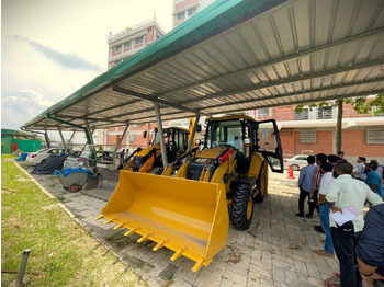 Baggerlader CATERPILLAR 424: das Bild 5