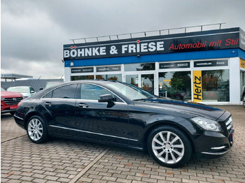 MERCEDES-BENZ Limousine