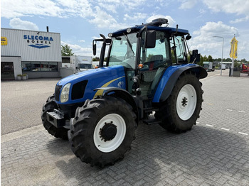 NEW HOLLAND T5000 Traktor