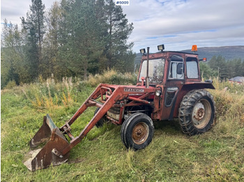 Traktor 1971 Massey-Ferguson 135 incl. front loader, bucket, rear scraper, and log splitter/firewood machine: das Bild 3 Traktor 1971 Massey-Ferguson 135 incl. front loader, bucket, rear scraper, and log splitter/firewood machine: das Bild 3
