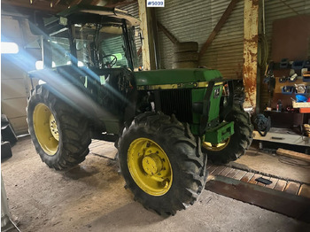 JOHN DEERE 2850 Traktor