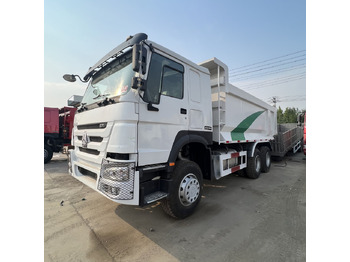 SINOTRUK HOWO Koffer LKW