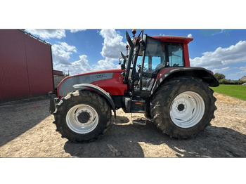 VALTRA T160 Traktor