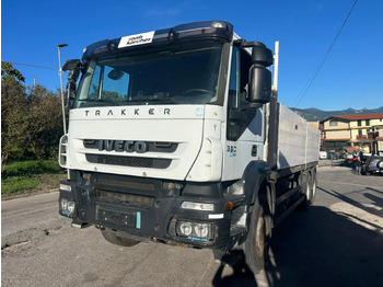 IVECO Trakker Pritsche LKW