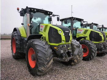 CLAAS Axion 830 Traktor