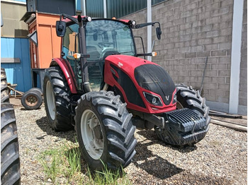 VALTRA A114 Traktor