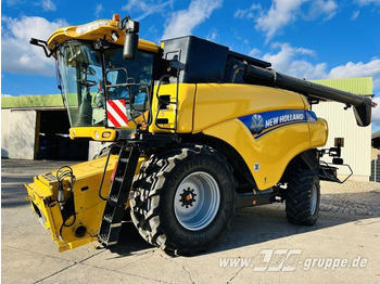 NEW HOLLAND Mähdrescher