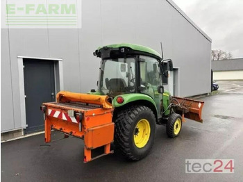 Traktor John Deere 3320: das Bild 4 Traktor John Deere 3320: das Bild 4