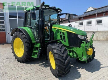 JOHN DEERE 6120M Traktor