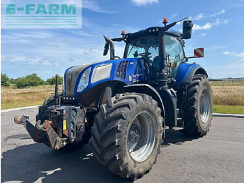 NEW HOLLAND T8 Traktor