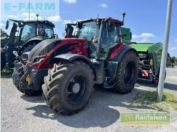 VALTRA T-series Traktor