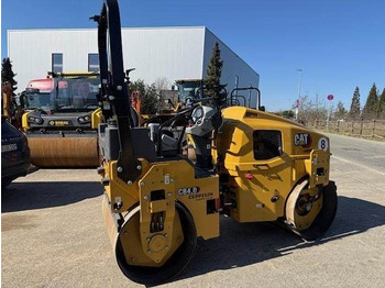 Straßenwalze CAT CB4.0: das Bild 3