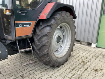 Traktor Case-IH 844 XL Plus: das Bild 3 Traktor Case-IH 844 XL Plus: das Bild 3