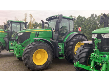 JOHN DEERE 6230R Traktor