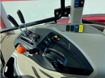 Massey Ferguson 5712 M 4WD Cab Essential - Leasing Massey Ferguson 5712 M 4WD Cab Essential: das Bild 4 Massey Ferguson 5712 M 4WD Cab Essential - Leasing Massey Ferguson 5712 M 4WD Cab Essential: das Bild 4