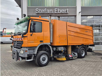 Kehrmaschine Mercedes-Benz Actros 2032 A 4x4 Bucher STKF 9500 Airport 30x: das Bild 3