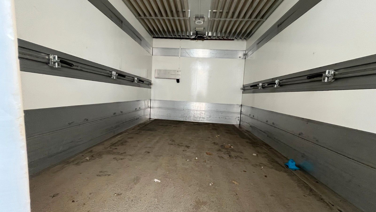 Iveco 50C18 Kühler Kühlkoffer Frigoblock Iveco 50C18 Kühler Kühlkoffer Frigoblock - Kühltransporter: das Bild 5 Iveco 50C18 Kühler Kühlkoffer Frigoblock Iveco 50C18 Kühler Kühlkoffer Frigoblock - Kühltransporter: das Bild 5