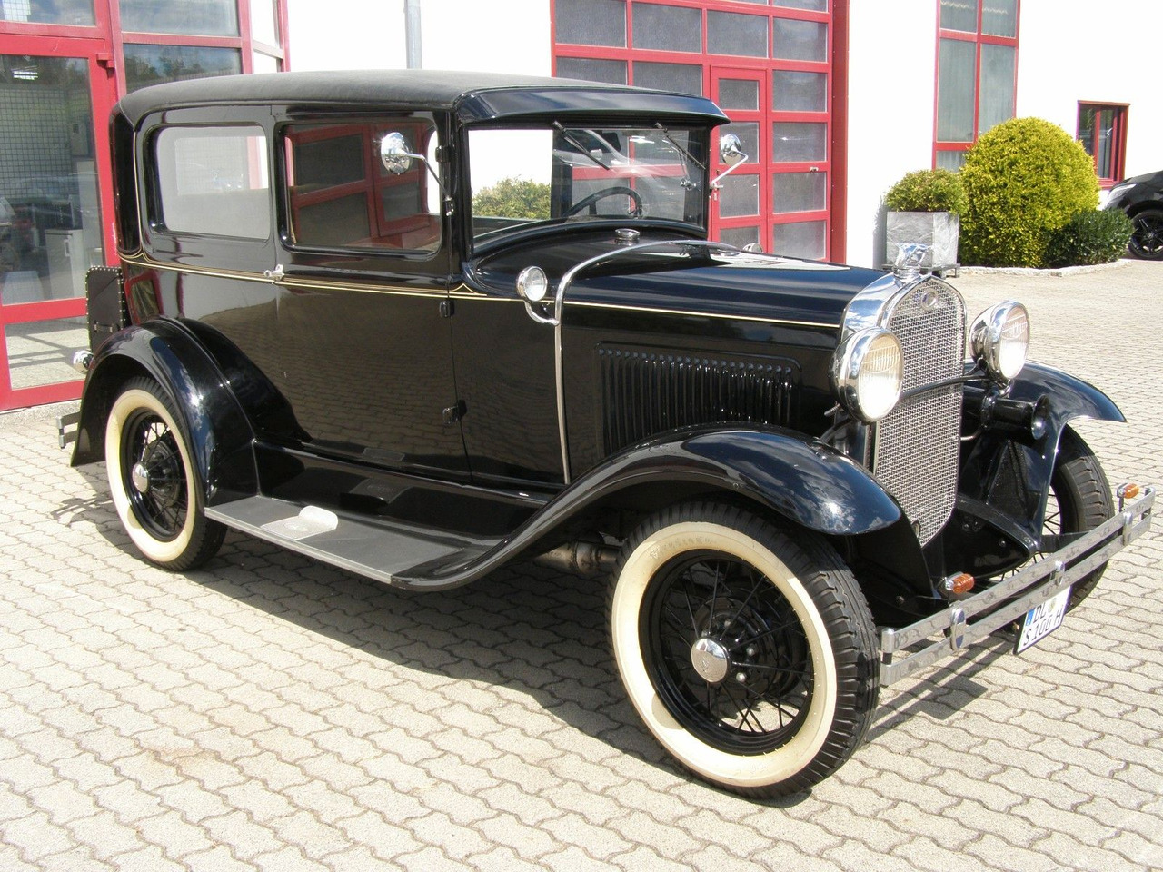Ford MODELL A / TUDOR + H-Kennzeichen - Limousine: das Bild 1 Ford MODELL A / TUDOR + H-Kennzeichen - Limousine: das Bild 1