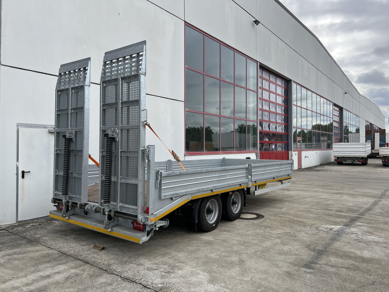 Möslein TT11 BR Neuer Tandemtieflader, breit Rampen - Tieflader Anhänger: das Bild 4 Möslein TT11 BR Neuer Tandemtieflader, breit Rampen - Tieflader Anhänger: das Bild 4